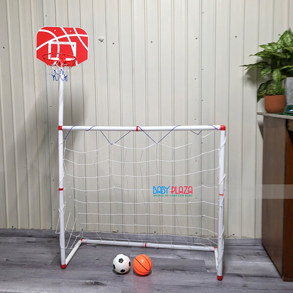 Bé trai vui chơi với bộ khung thành bóng rổ và bóng đá đa năng UL222546, phát triển kỹ năng vận động và sự linh hoạt.