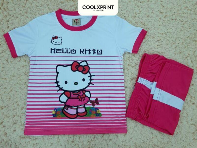 Bộ đồ đá banh Hello Kitty màu sắc cho trẻ em