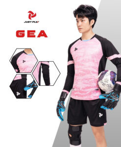 Bộ quần áo thủ môn Just Play GEA màu hồng, thiết kế chuyên biệt, bảo vệ tối ưu.