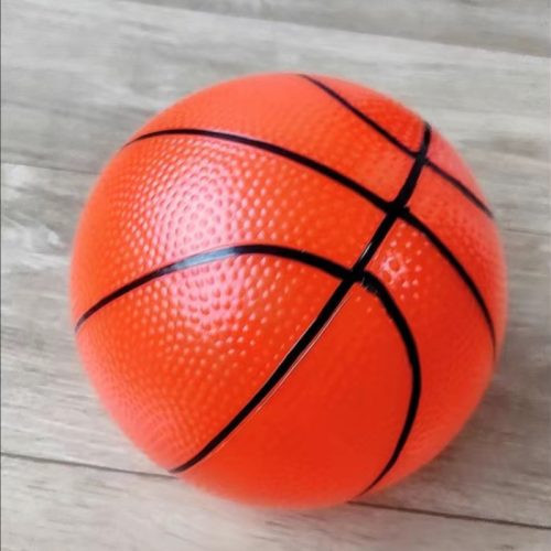 Bóng rổ nhựa thường dùng làm đồ chơi