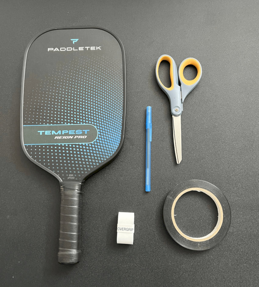 Các dụng cụ chuẩn bị khi quấn cán vợt pickleball