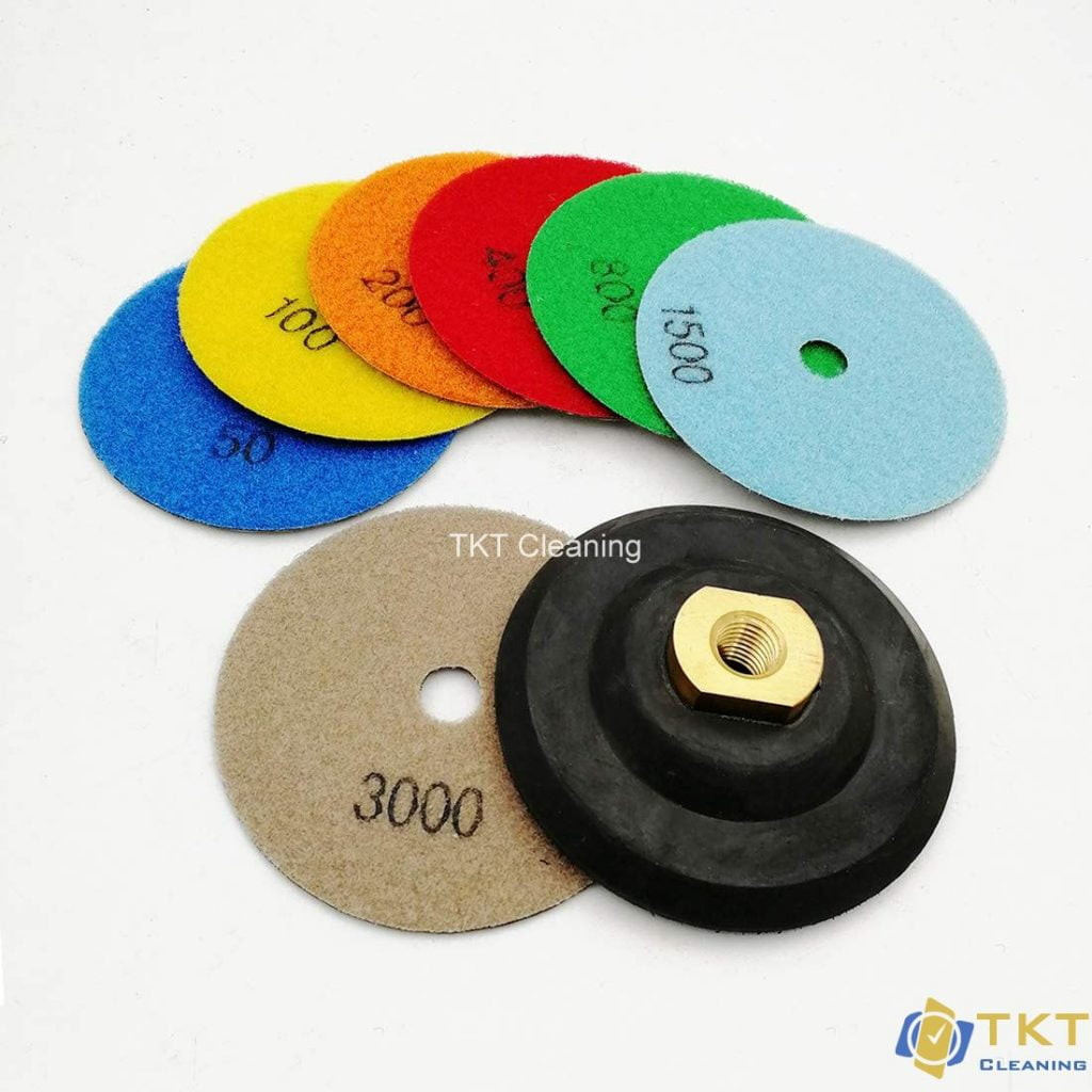 Các loại đĩa đánh bóng đá granite với độ grit khác nhau, sắp xếp theo từng bước trong quy trình