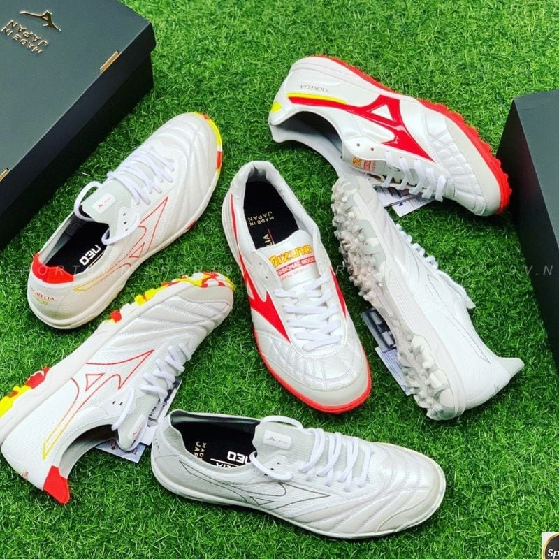 Các siêu phẩm của goày đá bóng Mizuno luôn sẵn hàng tại Sport9