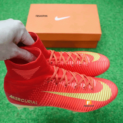 Cận cảnh đế đinh FG của giày đá bóng đinh cao Nike Mercurial Superfly V, tối ưu cho sân cỏ tự nhiên
