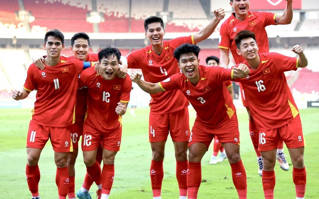 Cận cảnh trận đấu căng thẳng giữa U23 Việt Nam và U23 Indonesia tại chung kết U23 Đông Nam Á 2025