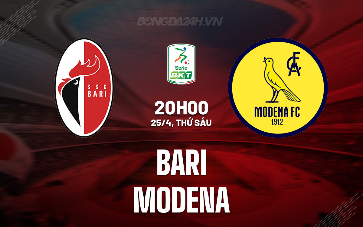Cảnh cầu thủ Bari và Modena tranh bóng quyết liệt trong trận đấu tại giải hạng 2 Ý