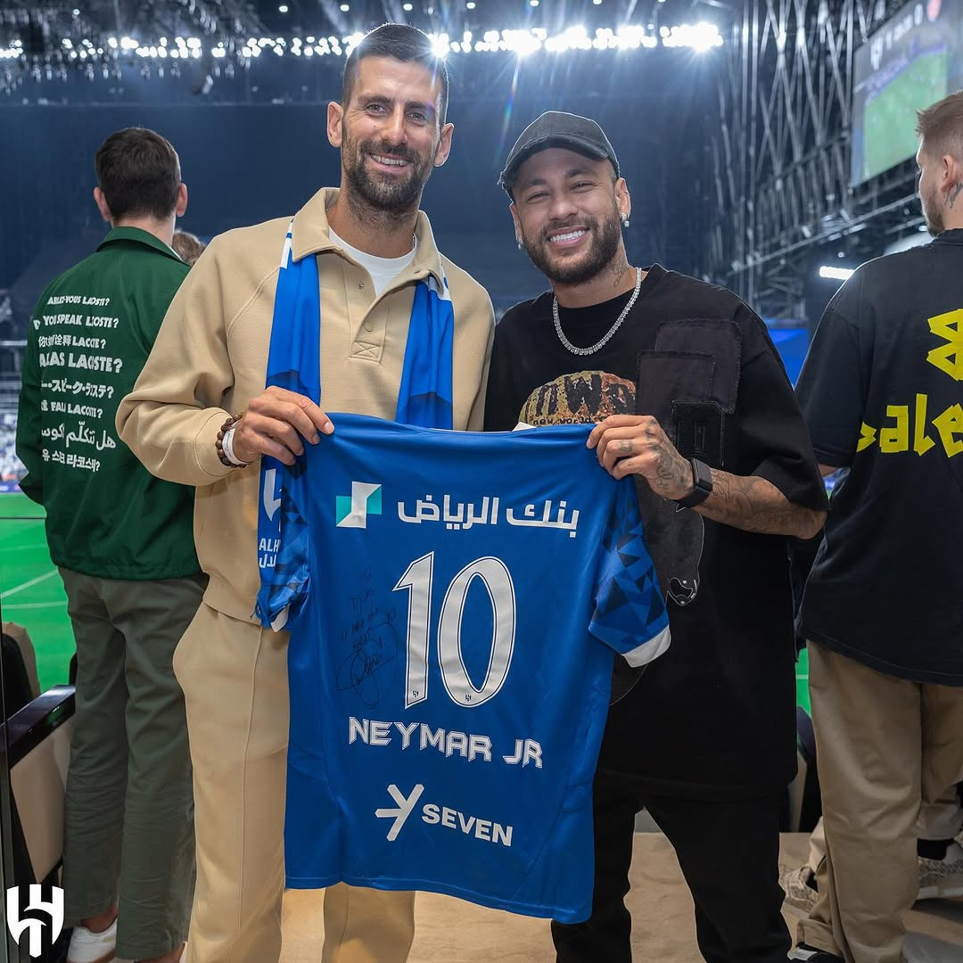 Cầu thủ bóng đá đẹp trai Neymar Jr. với phong cách độc đáo trên Instagram