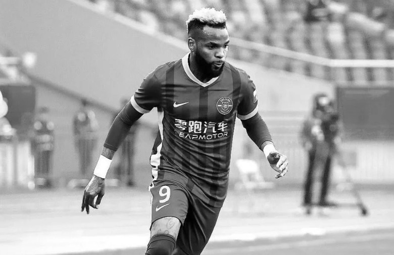 Cầu thủ Boupendza trong màu áo đội tuyển bóng đá quốc gia Gabon, một nhân tố quan trọng của bóng đá Gabon