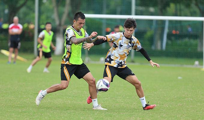Cầu thủ CLB mới nổi Thanh Niên TP.HCM trên sân tập