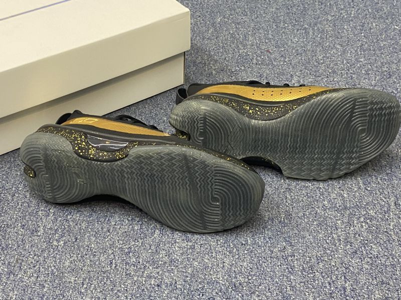 Cấu trúc đế giày bóng rổ Curry 7 Under Armour