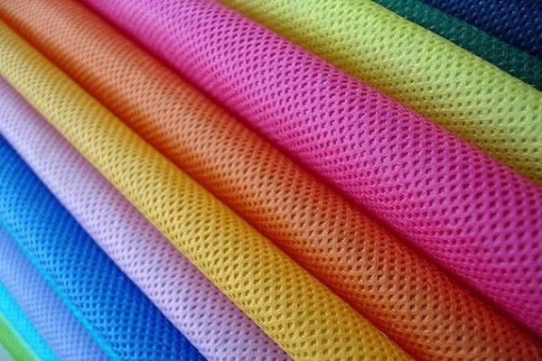 Chất liệu vải mè giúp quần áo bóng chuyền nữ thoáng khí