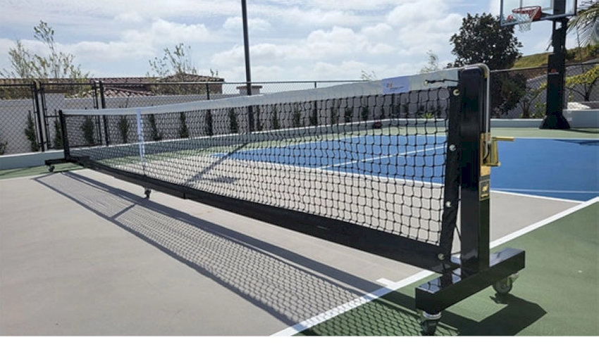 Chỉ nên sử dụng lưới tennis tạm thời trong trường hợp chưa có sân pickleball chuyên dụng