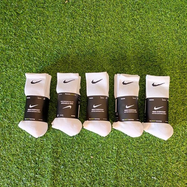 Chi tiết tất đá bóng Nike