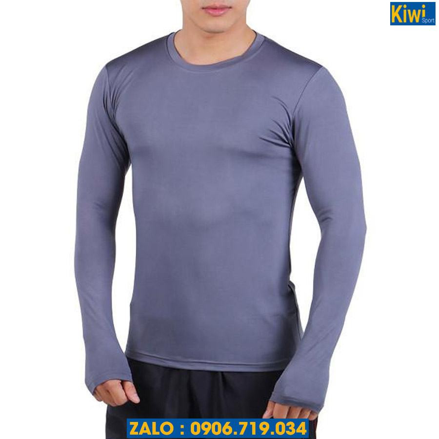 Chọn áo lót bóng đá dài tay màu xám cho buổi tập luyện