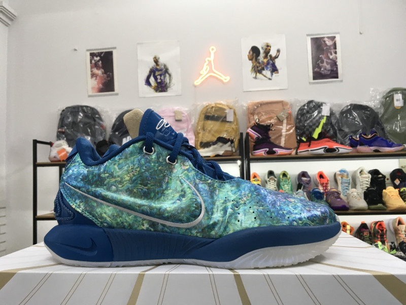 Công nghệ Zoom Air và Zoom Turbo tích hợp trong giày bóng rổ LeBron thế hệ mới