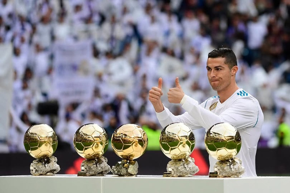 Cristiano Ronaldo giành 5 giải Quả bóng vàng trong sự nghiệp đỉnh cao