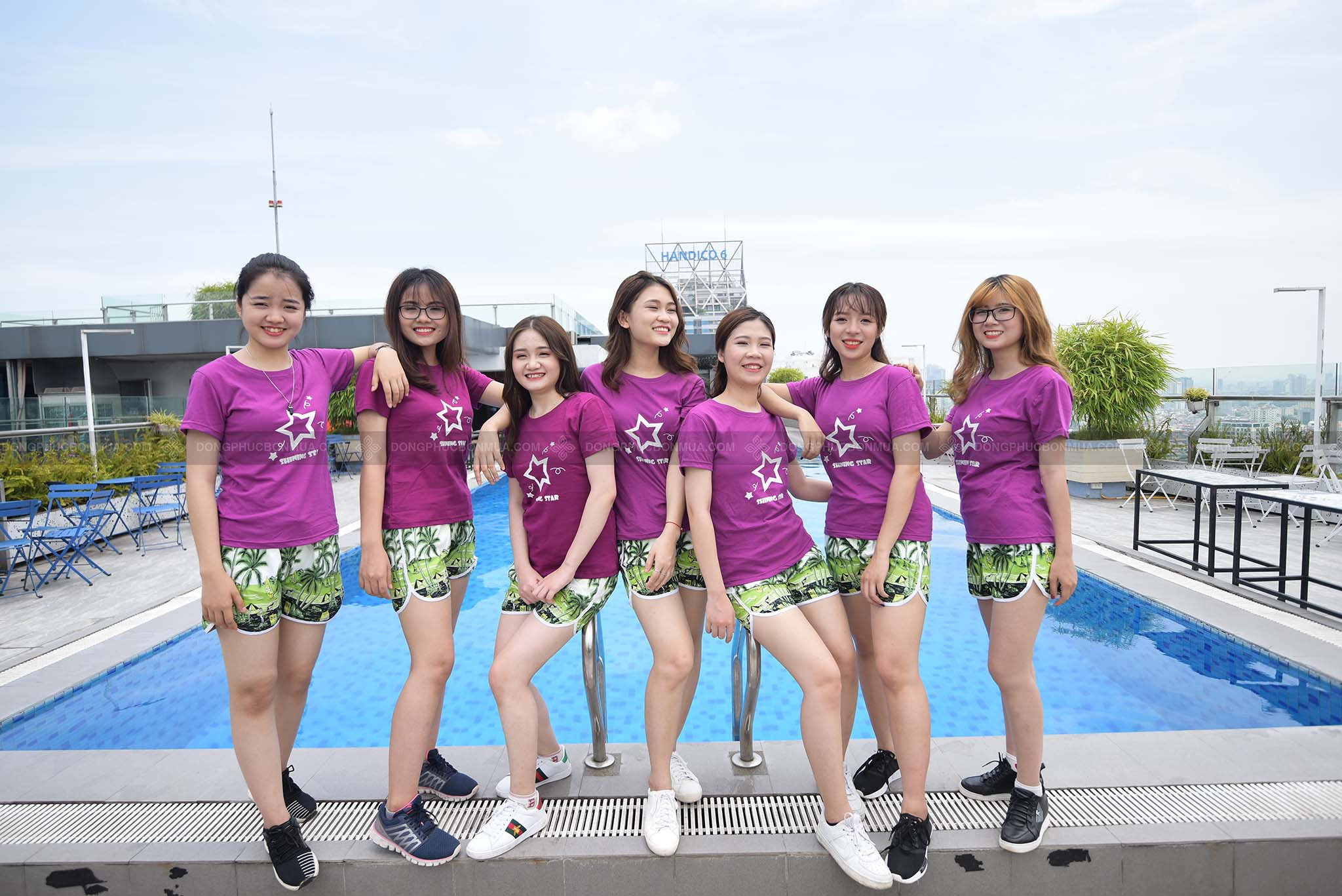 Đa dạng kiểu dáng quần áo bóng rổ nữ