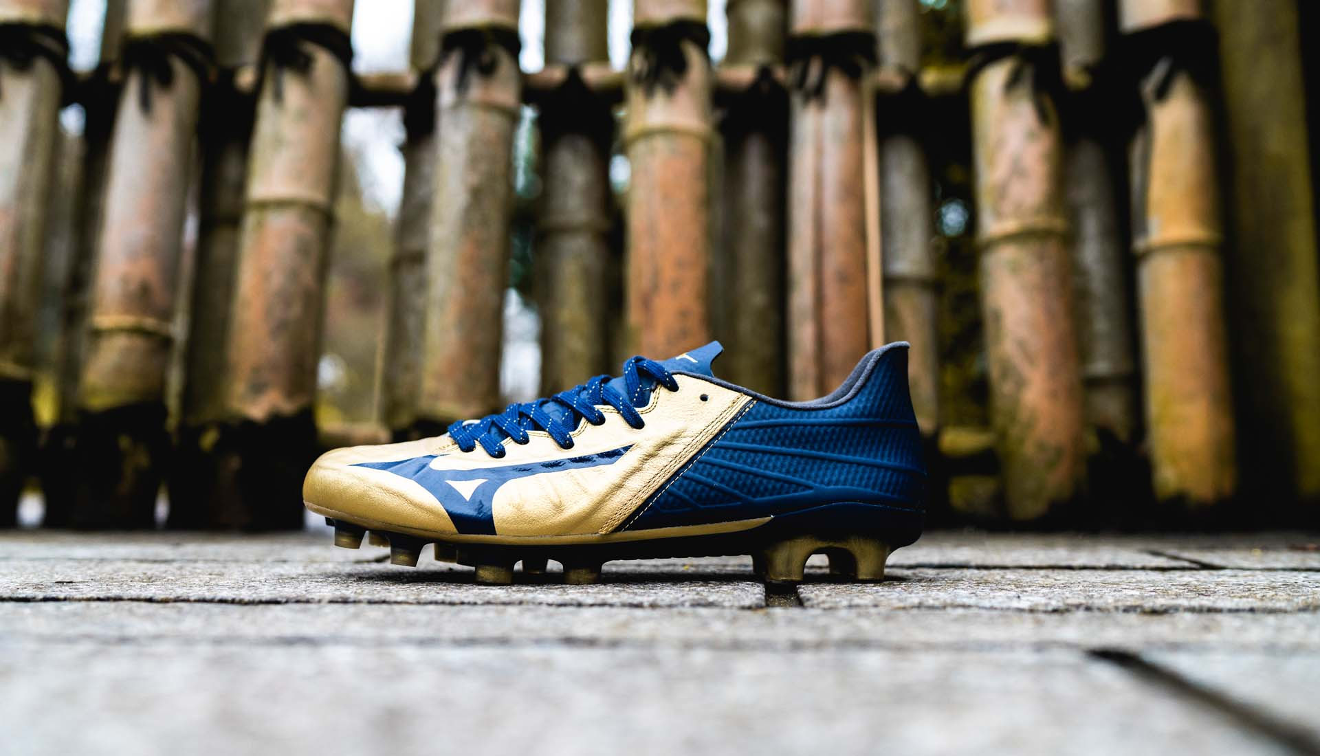 Đánh giá giày bóng đá Mizuno: Lựa chọn hàng đầu cho sự thoải mái và bền bỉ