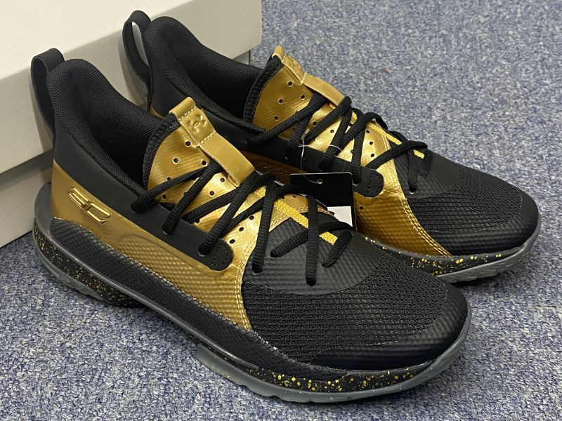 Đánh giá giày bóng rổ Curry 7 chính hãng Under Armour