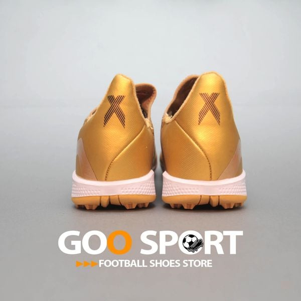 Đế ngoài giày đá bóng Futsal Adidas X 18.3 TF với các đinh răm bám sân
