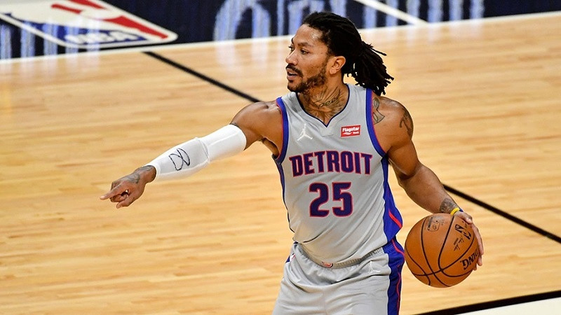 Derrick Rose nổi tiếng là cầu thủ trẻ nhất đoạt danh hiệu MVP NBA