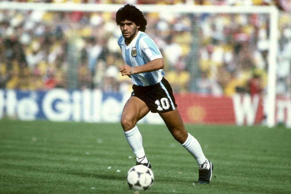 Diego Maradona, biểu tượng của số 10 với kỹ năng cá nhân siêu phàm