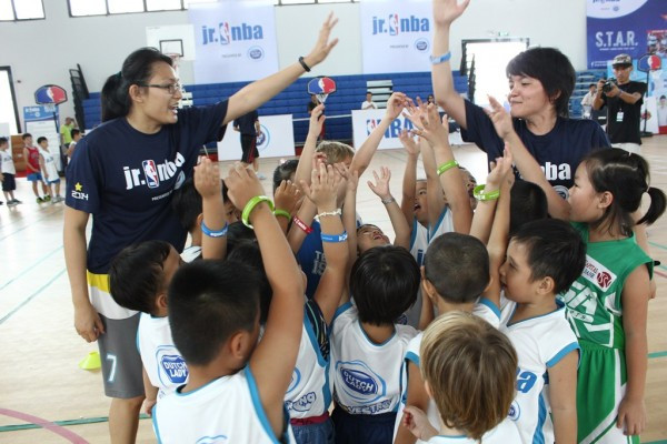 Đội bóng rổ nhí Việt Nam trong trang phục Jr. NBA