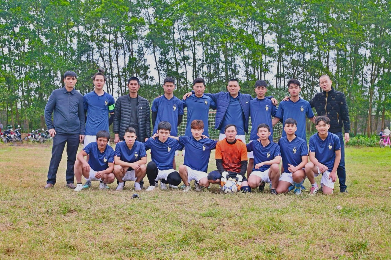 Đội hình FC Vân, một trong những đội bóng tham gia giải tứ hùng Đồng Vân Cup