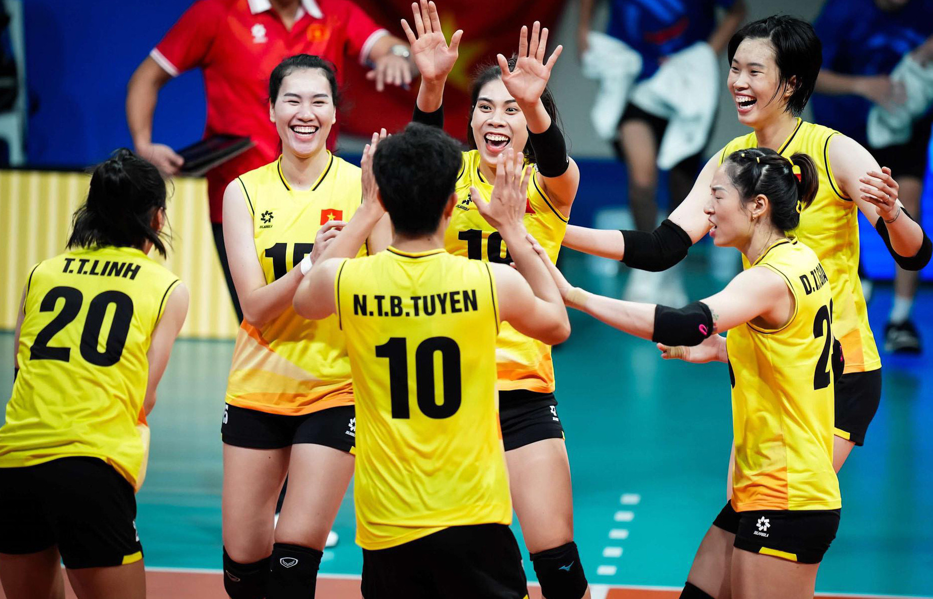 Đội tuyển bóng chuyền nữ Việt Nam tham gia giải đấu AVC Nations Cup 2025