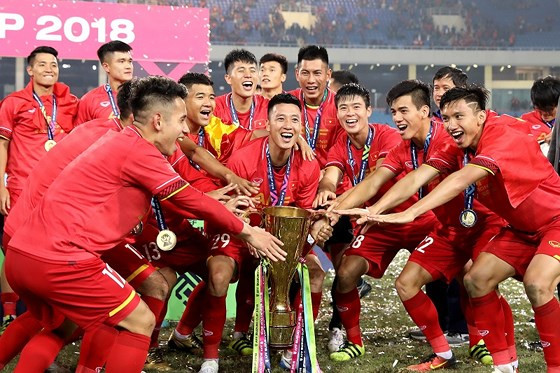 Đội tuyển bóng đá quốc gia Việt Nam hiện đại, minh chứng cho sự phát triển vượt bậc của bóng đá nước nhà từ những ngày đầu khi bóng đá xuất phát từ đâu.