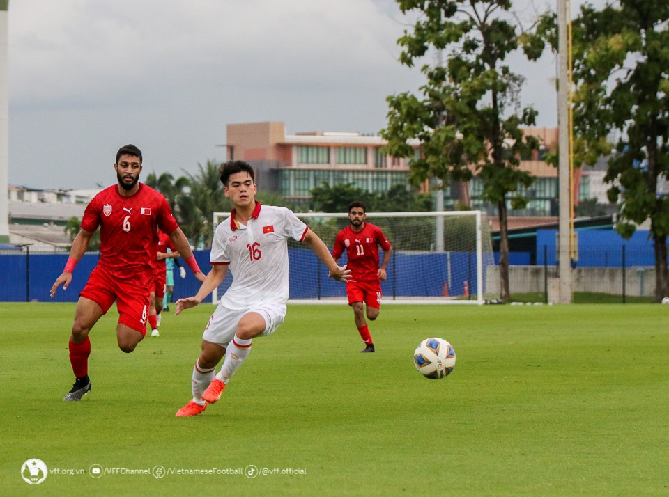 Đội tuyển U23 Việt Nam khởi động trước trận đấu tại Giải vô địch U23 Đông Nam Á, sẵn sàng cho những màn trình diễn đỉnh cao