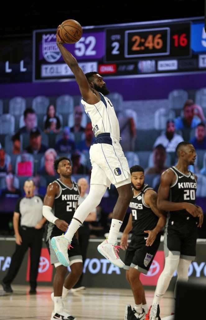 Dorian Finney-Smith đạt double-double với 16 điểm và 16 rebound, thể hiện sự đa dạng của các màn trình diễn trong lịch thi đấu NBA