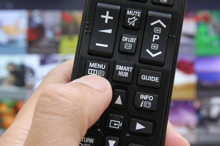 Giao diện menu chính của tivi Samsung, bước đầu tiên để cài đặt xem bóng đá trực tiếp