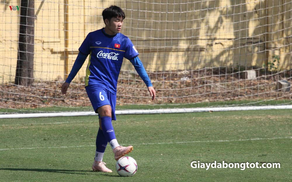 Giày bóng đá Adidas Predator thế hệ mới, công nghệ kiểm soát bóng đỉnh cao cho Xuân Trường