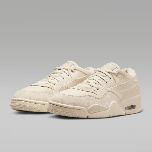 Giày bóng rổ Nike Air Jordan 4 với thiết kế độc đáo và công nghệ đệm êm ái