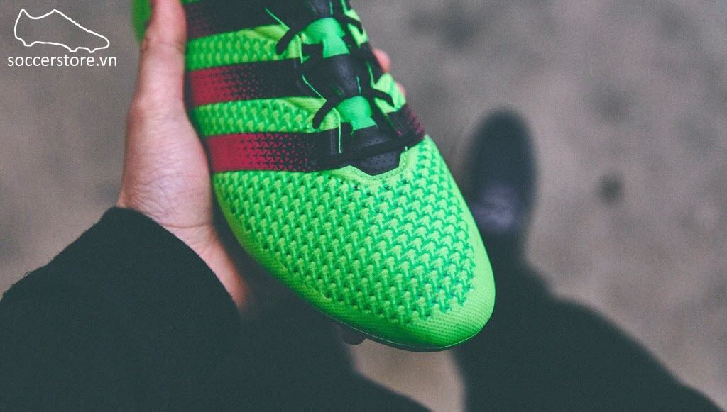 Giày đá bóng Adidas Ace 16+ Primeknit với thiết kế cổ cao và dây buộc