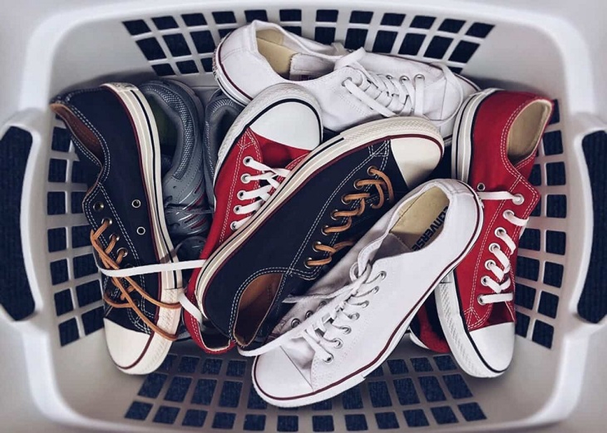 Phân loại giày sneaker phù hợp để giặt máy giặt, đảm bảo độ bền và giữ form