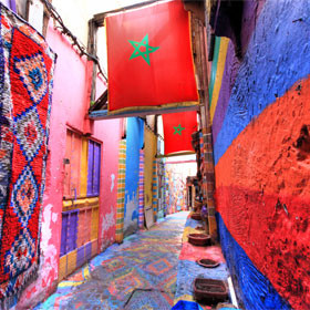 Hình ảnh thông báo về các chuyến bay mới đến Morocco, hỗ trợ giao lưu văn hóa và thể thao bóng đá