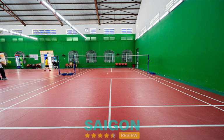 Học viên rèn luyện kỹ năng tại chỗ học bóng chuyền TPHCM - Trung tâm Thể thao Phong Sơn