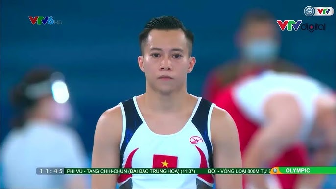 Vận động viên bơi lội tăng cường sức mạnh cơ bắp toàn thân