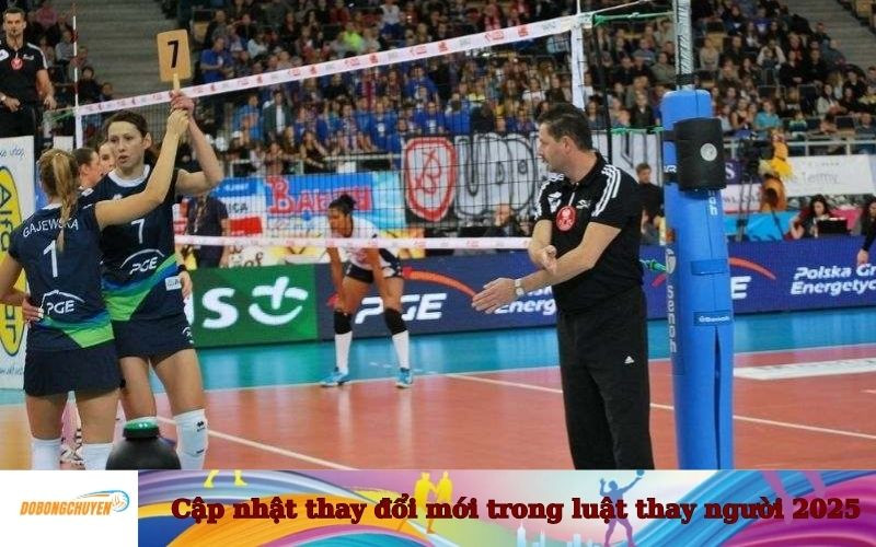Huấn luyện viên phân tích dữ liệu để đưa ra quyết định thay người chiến thuật