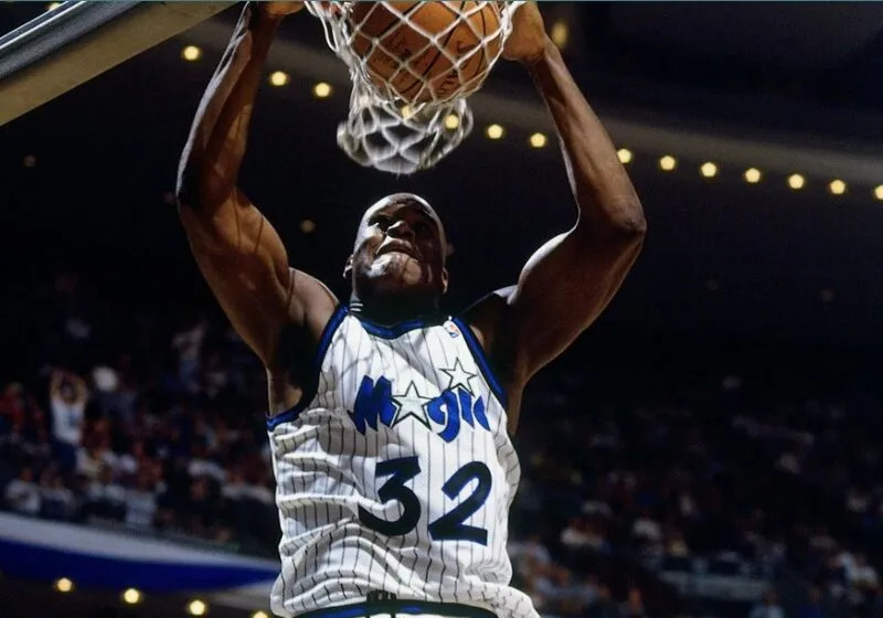Huyền thoại Shaquille O'Neal trong màu áo đội bóng rổ Orlando Magic