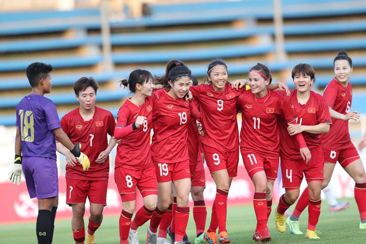 Huỳnh Như và đồng đội ăn mừng chức vô địch SEA Games 32 bóng đá nữ, khẳng định vị thế số 1 khu vực