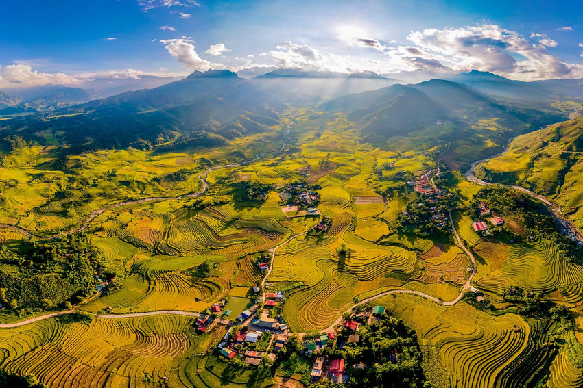 Đoàn trekker nghỉ chân tại một trạm dừng trên cung Sàng Ma Sáo khi chinh phục Bạch Mộc Lương Tử