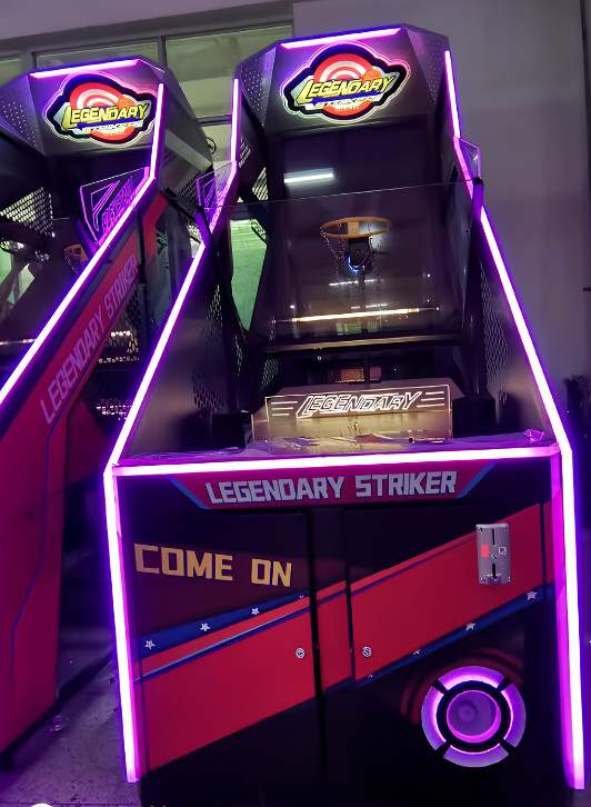 Không gian giải trí sôi động với máy game ném bóng rổ