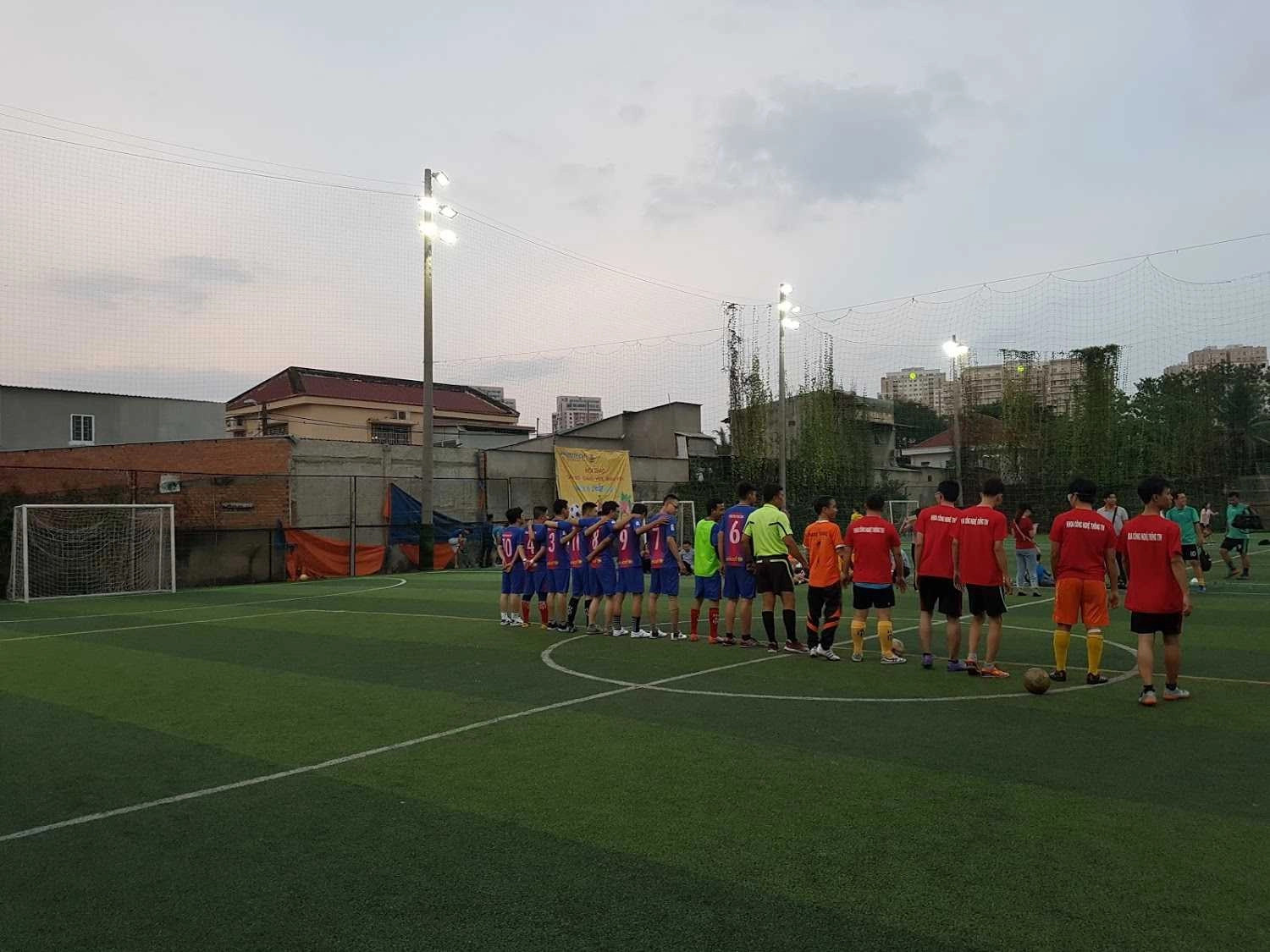 Khu vực sân bóng đá mini Bình Minh nhìn từ trên cao