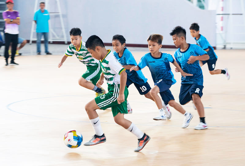 Khuyến khích trẻ em tham gia bóng đá từ sớm để hỗ trợ phát triển chiều cao