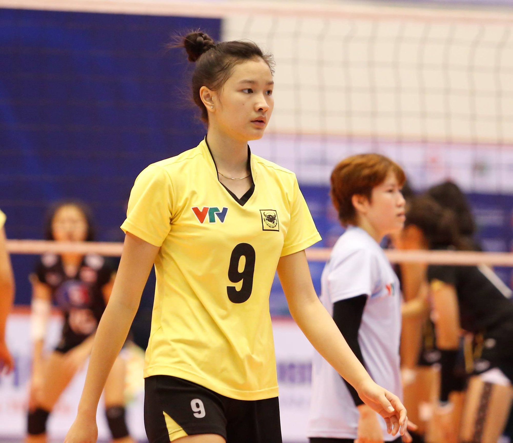 Kim Thanh sở hữu chiều cao 1m78, có thể chơi tốt ở vị trí đối chuyền và phụ công, tài năng và vẻ đẹp kết hợp
