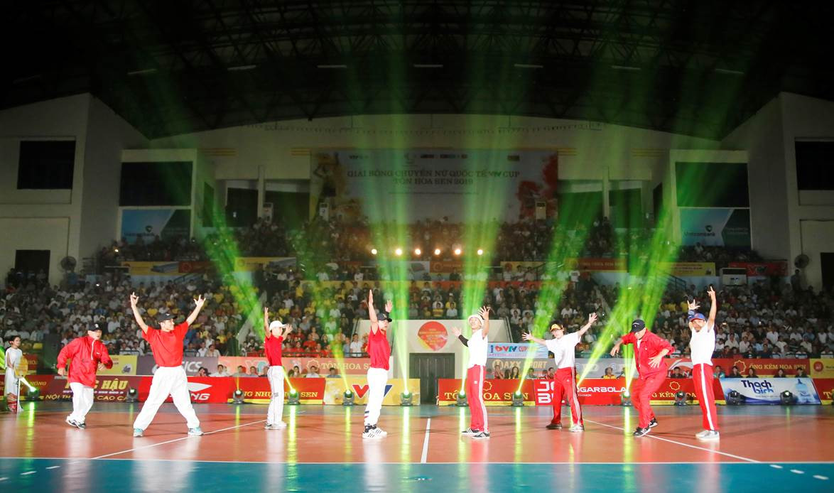 Lễ khai mạc sôi động Giải Bóng chuyền nữ Quốc tế VTV Cup Tôn Hoa Sen 2019 tại Quảng Nam