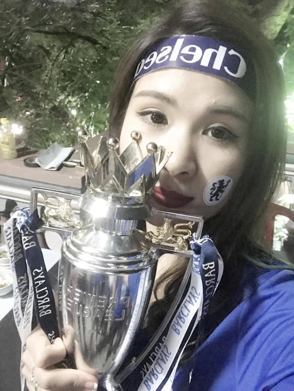 Lê Thị Hằng - hotgirl Fan Chelsea ở Hà Nội